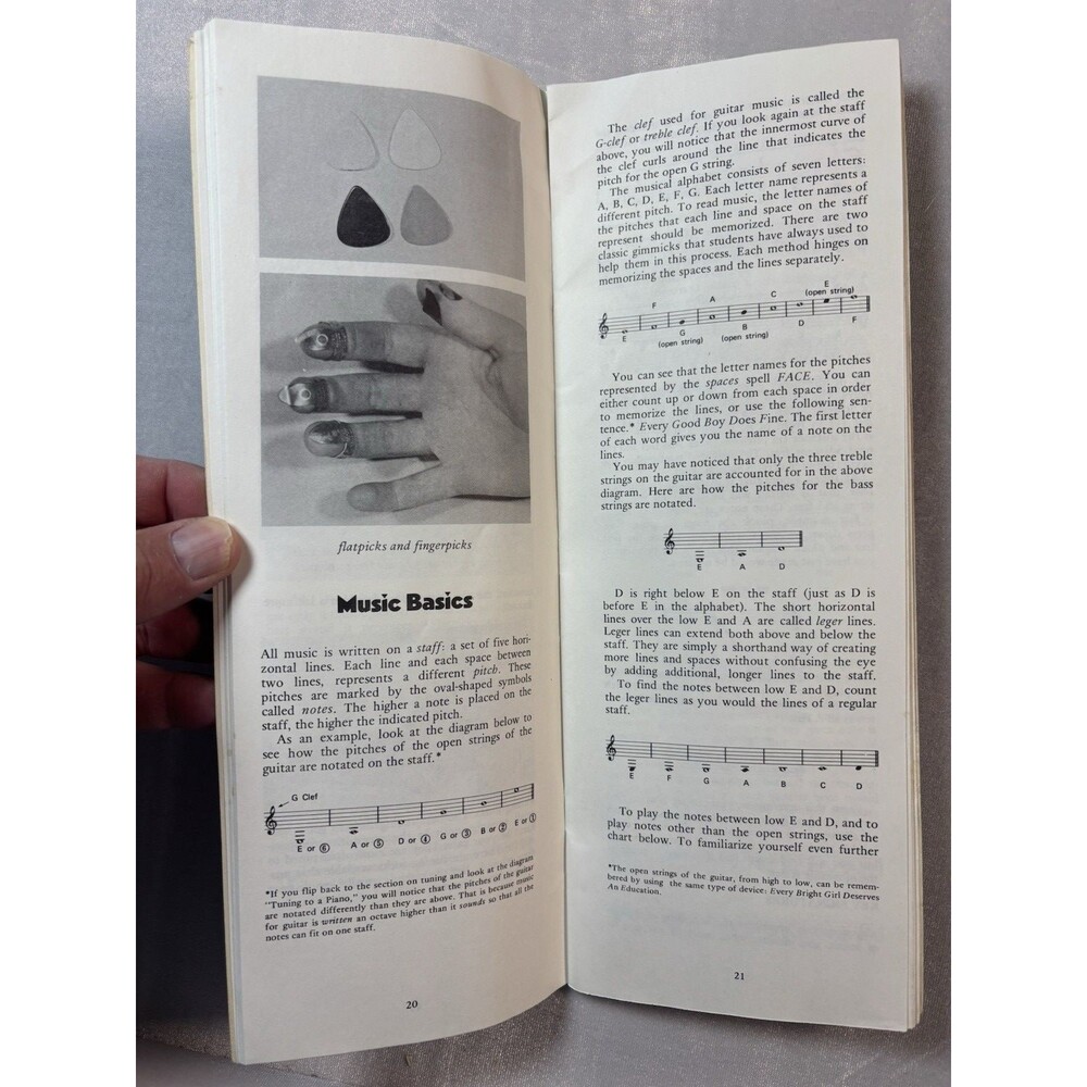 Using Your Guitar by Brook Heldick 1980 Acorn Music Press Guitar Guide - Picture 5 of 6